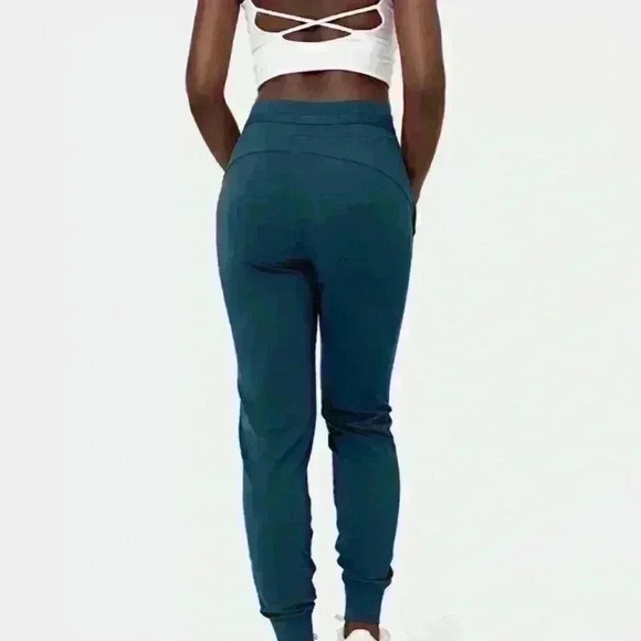 NWT Halara High Waisted Drawstring Side Pocket Casual Joggers in Titan Size S - Picture 2 of 10